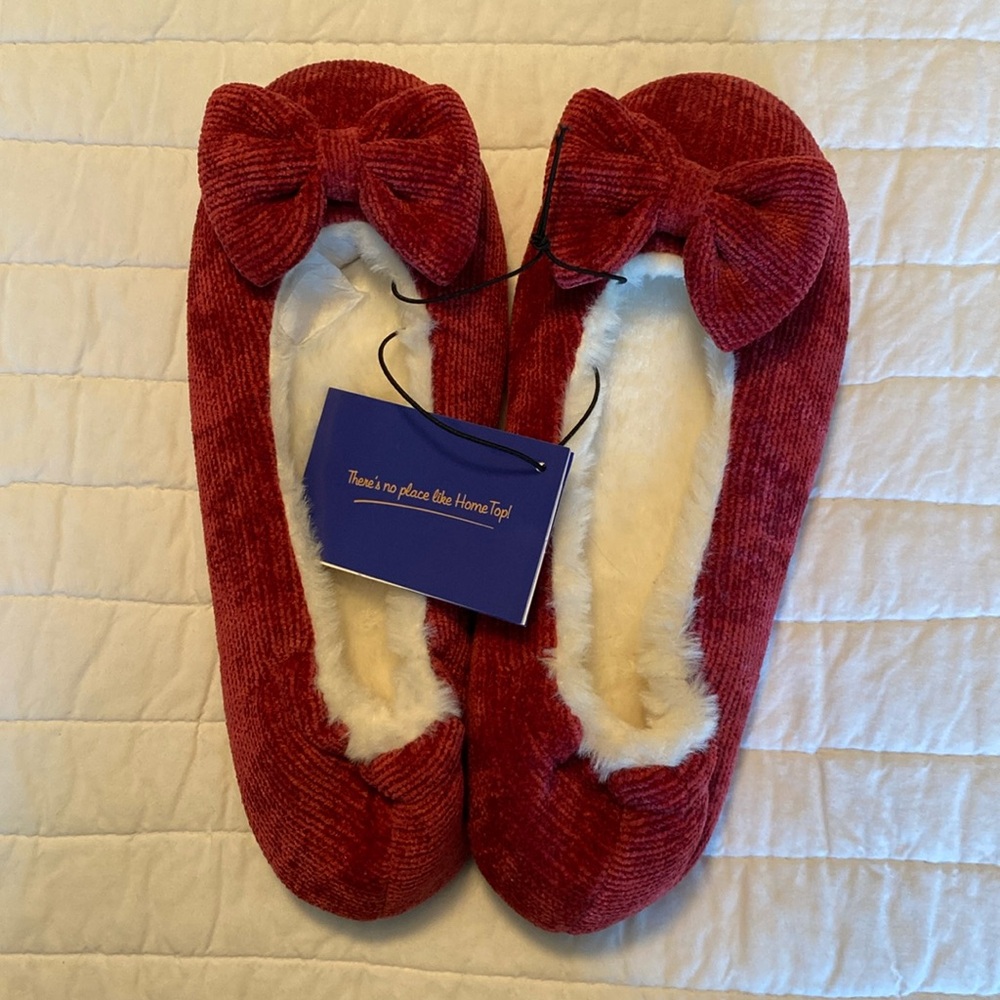 NWT HomeTop Slippers